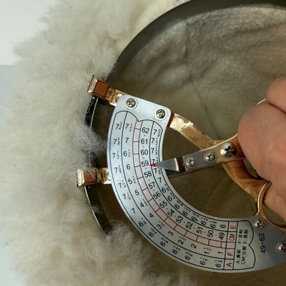 VTG White Faux Fur Hat Fluffy Winter Russian Style Retro 70s 80s Winter Fashion - Picture 8 of 14